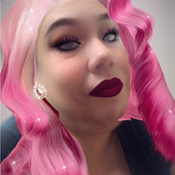 Meet your Posher, Christina - Picture 4 of 4